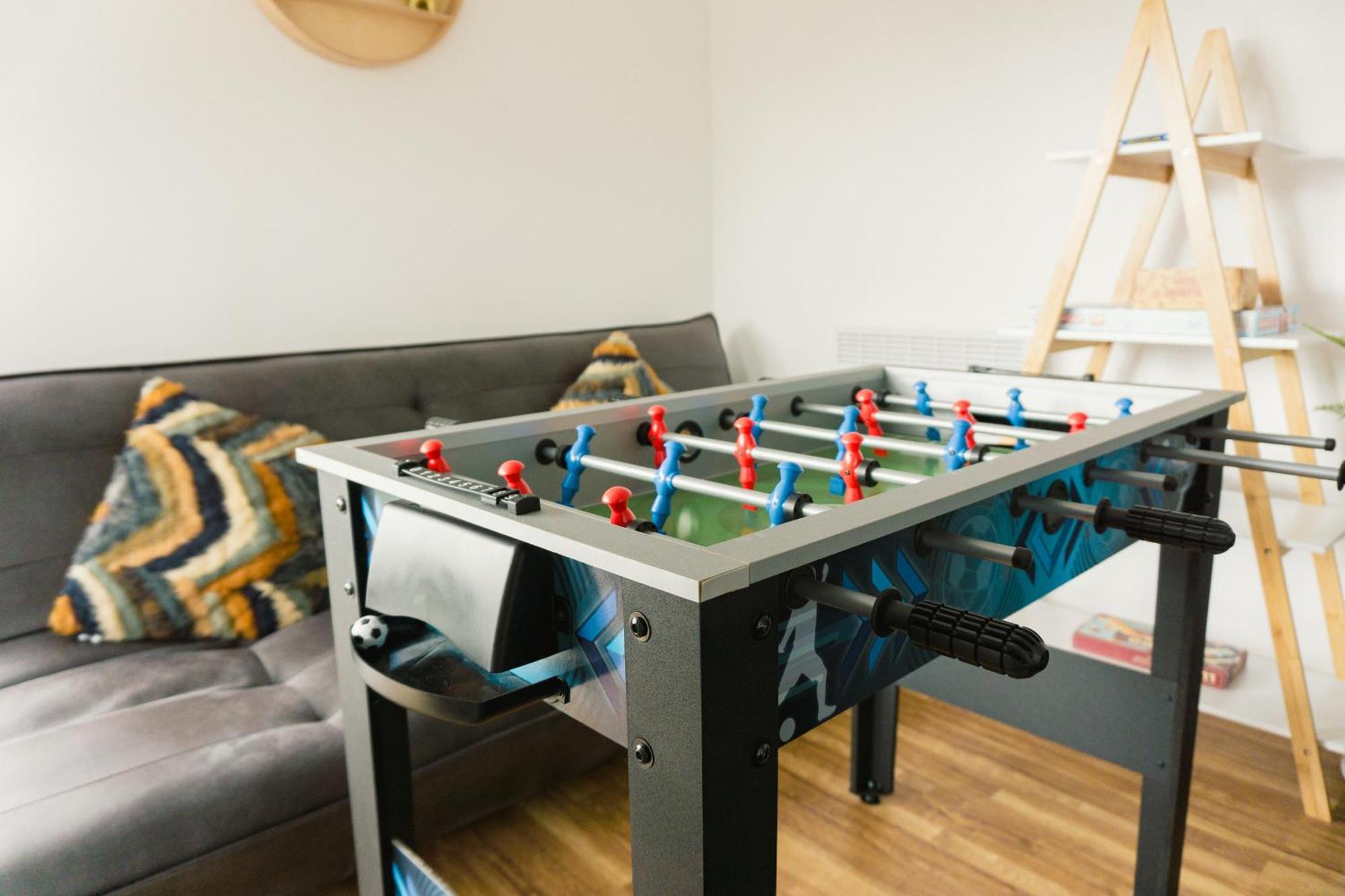 Manchester'S Luxurious 2-Bed Haven With Balcony - Canal Views & Proximity To Manchester United Bagian luar foto