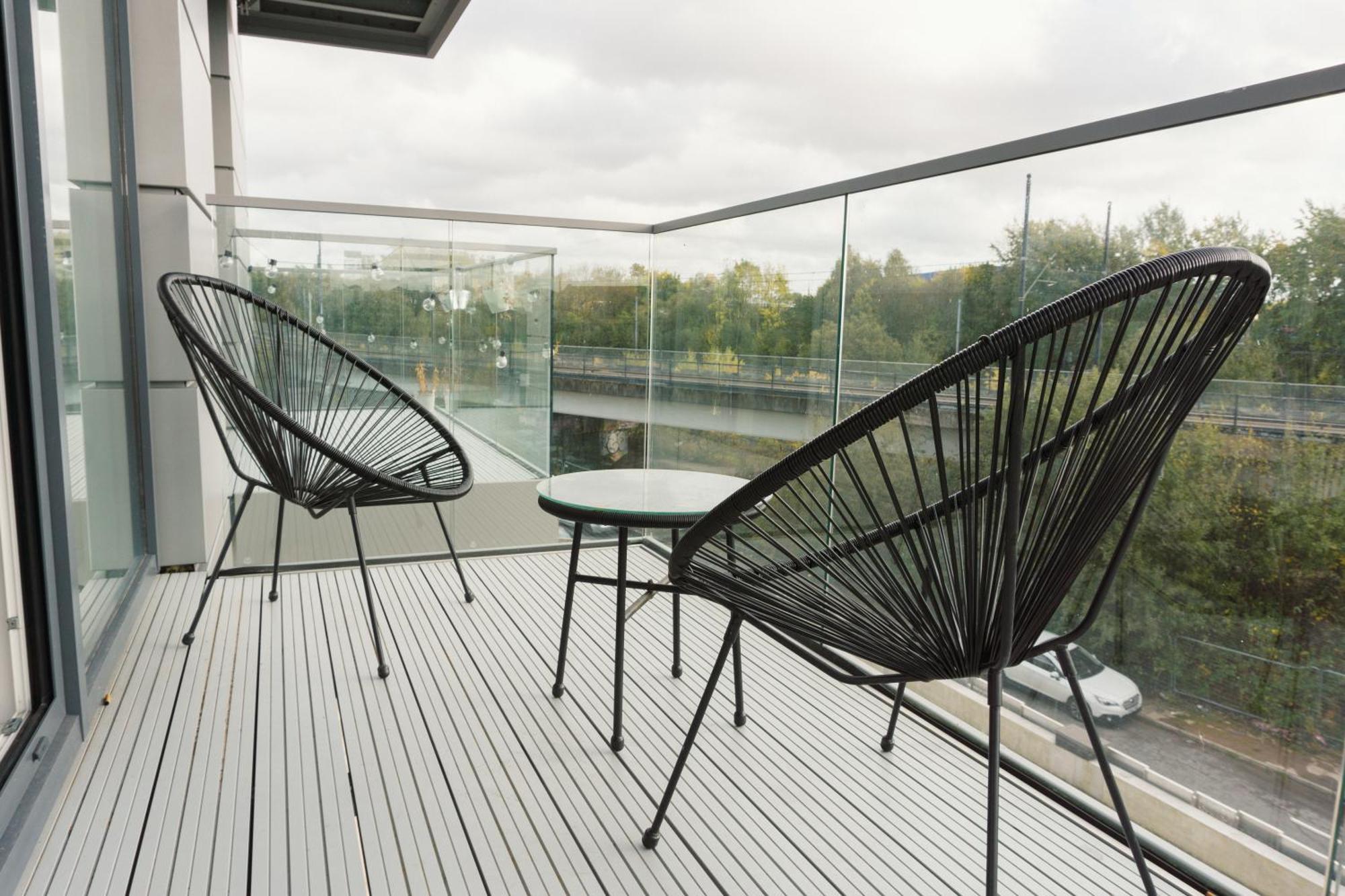 Manchester'S Luxurious 2-Bed Haven With Balcony - Canal Views & Proximity To Manchester United Bagian luar foto